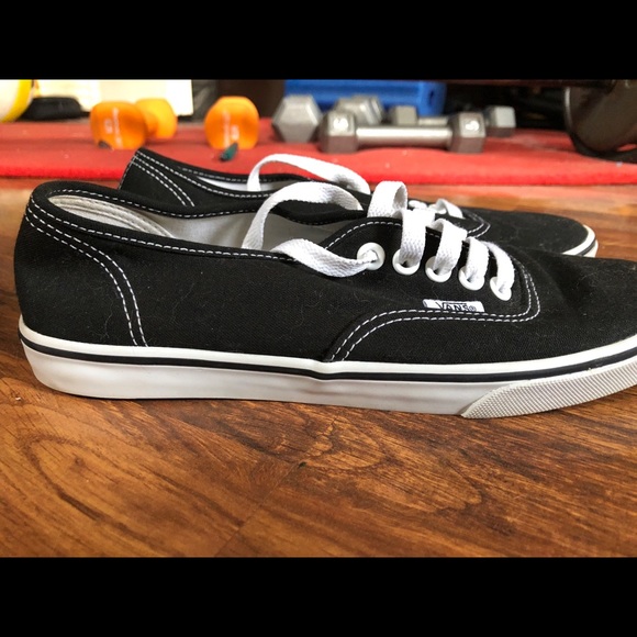 black low rise vans